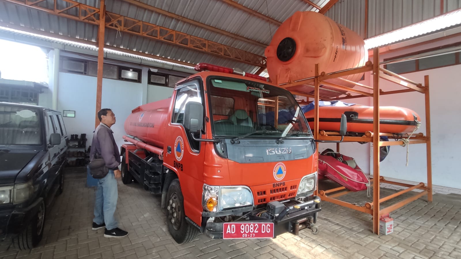 Mobil tangki air di markas BPBD Wonogiri baru-baru ini. Ribuan unit tangki air disiapkan tekan dampak kemarau.