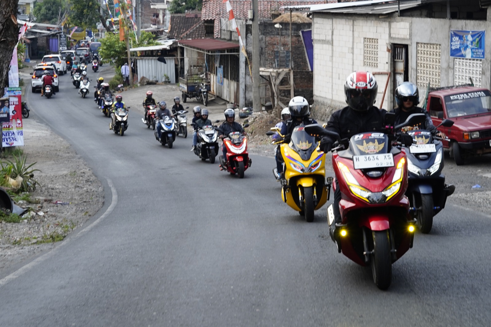 City touring Perayaan HUT ke-11 Honda PCX Club Indonesia Chapter Semarang.