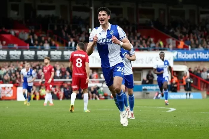 Elkan Baggott saat bermain bersama Bristol Rovers.
