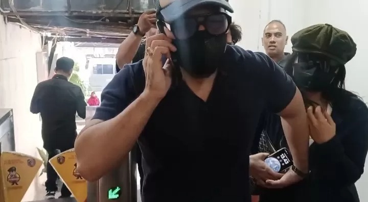Anak musisi David Bayu alias David Naif, Audrey Davis saat diperiksa di Polda Metro Jaya.