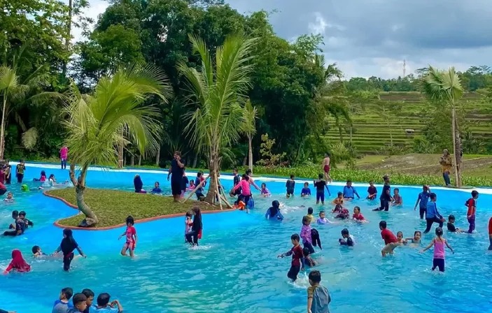 Pesona Tamansari menawarkan  Kolam Renang yang menawan.