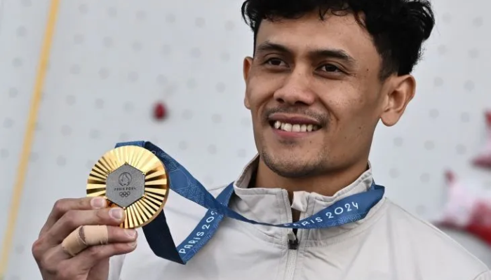 Atlet panjat tebing putra Indonesia Veddriq Leonardo meraih medali emas Olimpiade Paris 2024.