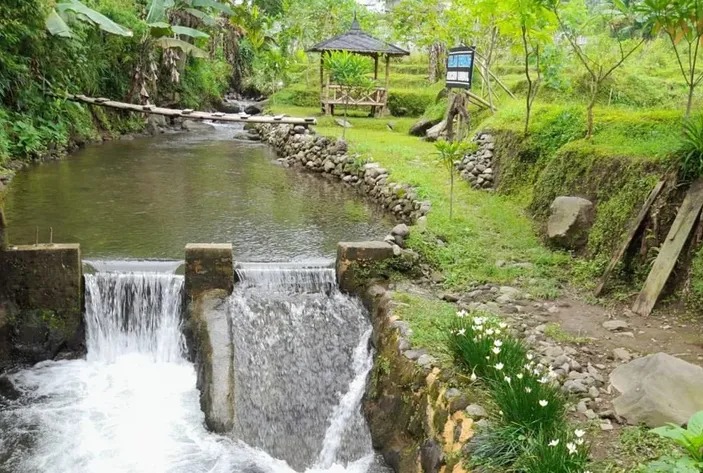 Suasana di destinasi Kampung Keceh Umbul Sejurang yang ada di Ngargoyoso, Karanganyar.