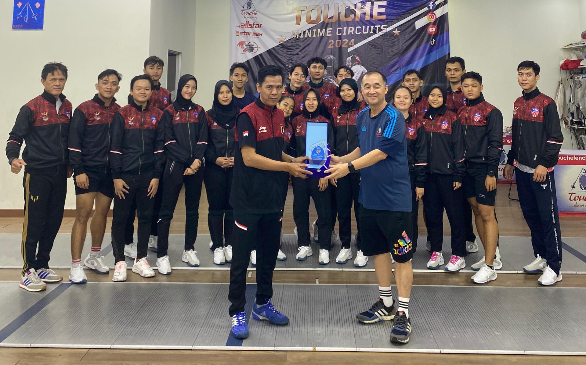 Tim anggar Jawa Tengah berangkat ke Malaysia jelang PON Aceh-Sumut 2024.