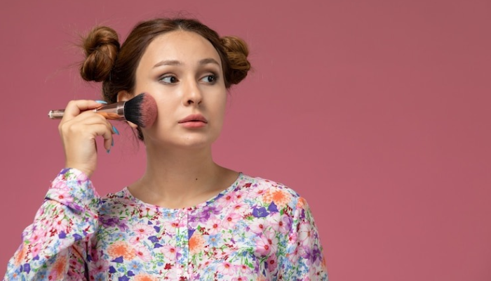 Ilustrasi makeup untuk pemula.