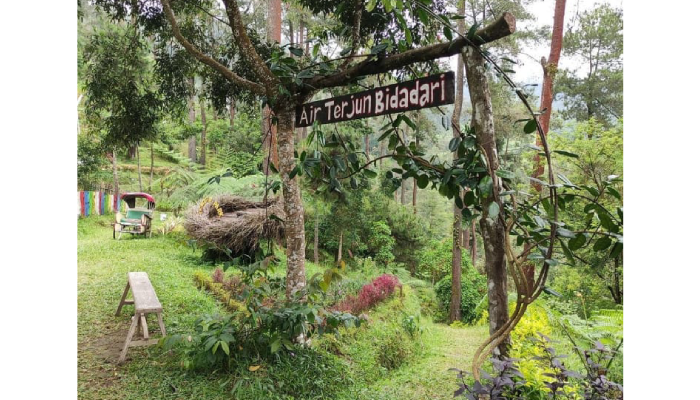 Air terjun bidadari, salah satu spot terbaik di Tenggir Park.