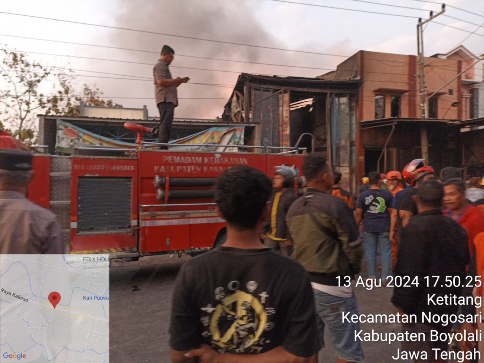 Toko pakaian dan gudang rosok di Desa Ketitang, Kecamatan Nogosari, Boyolali terbakar, Selasa (13/8/2024). (Dokumentasi Satpol PP dan Damkar Boyolali)