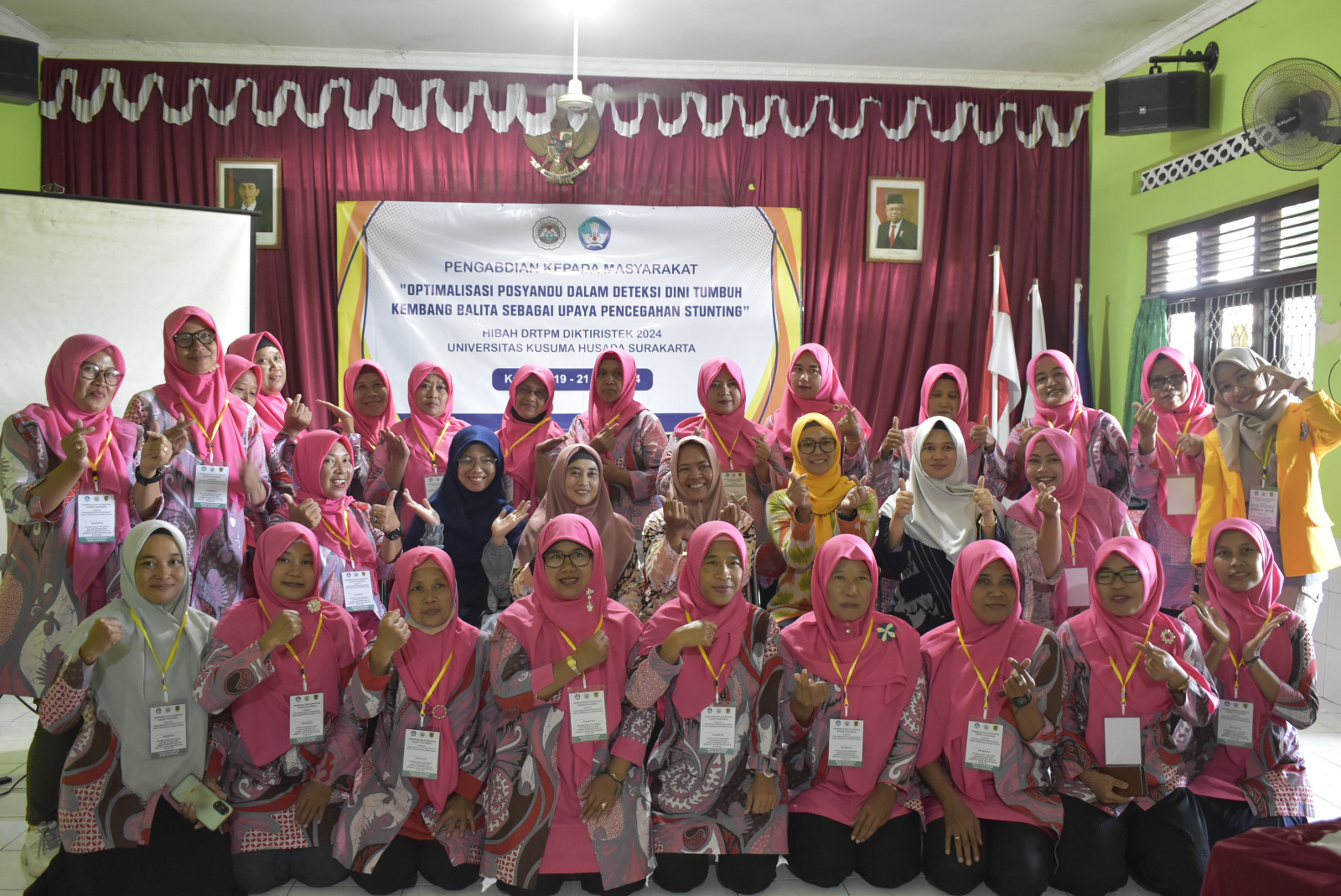 Pengandian masyarakat oleh sivitas Universitas Kusuma Husada Surakarta di Desa Kajoran, Klaten Selatan, Klaten terkait penanganan stunting.