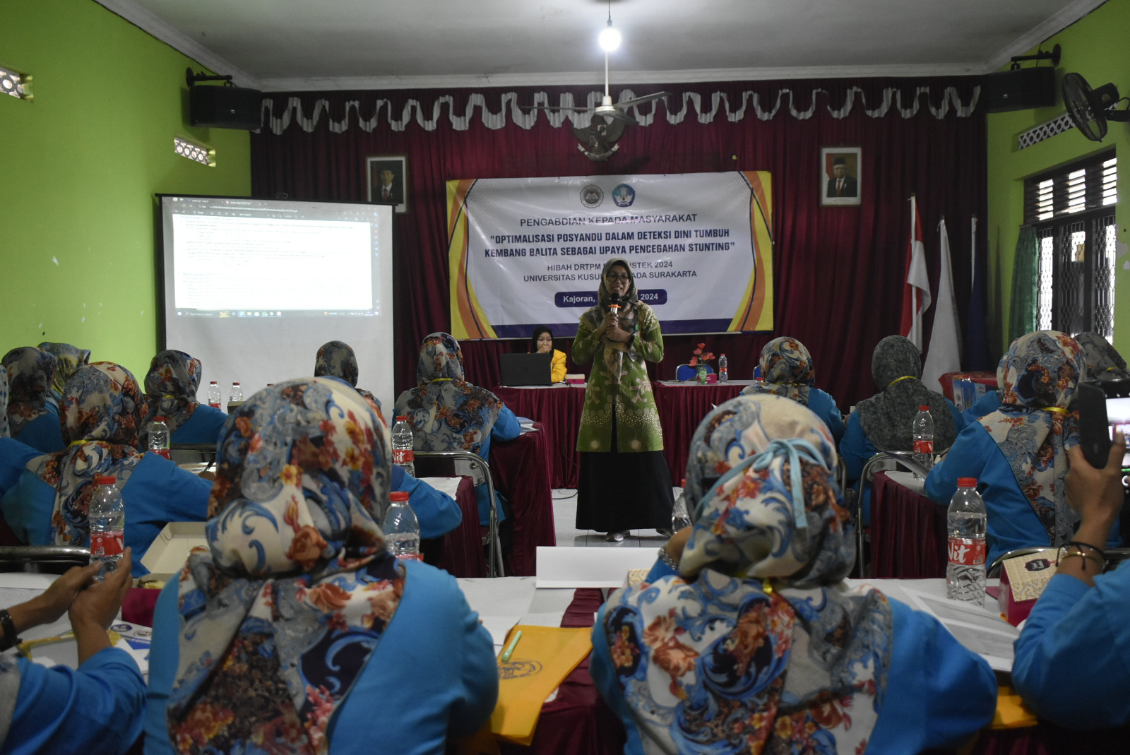 Pentyampaian materi tentang penanganan stunting.