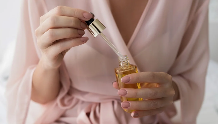 Ilustrasi sikncare serum dengan Bakuchiol.