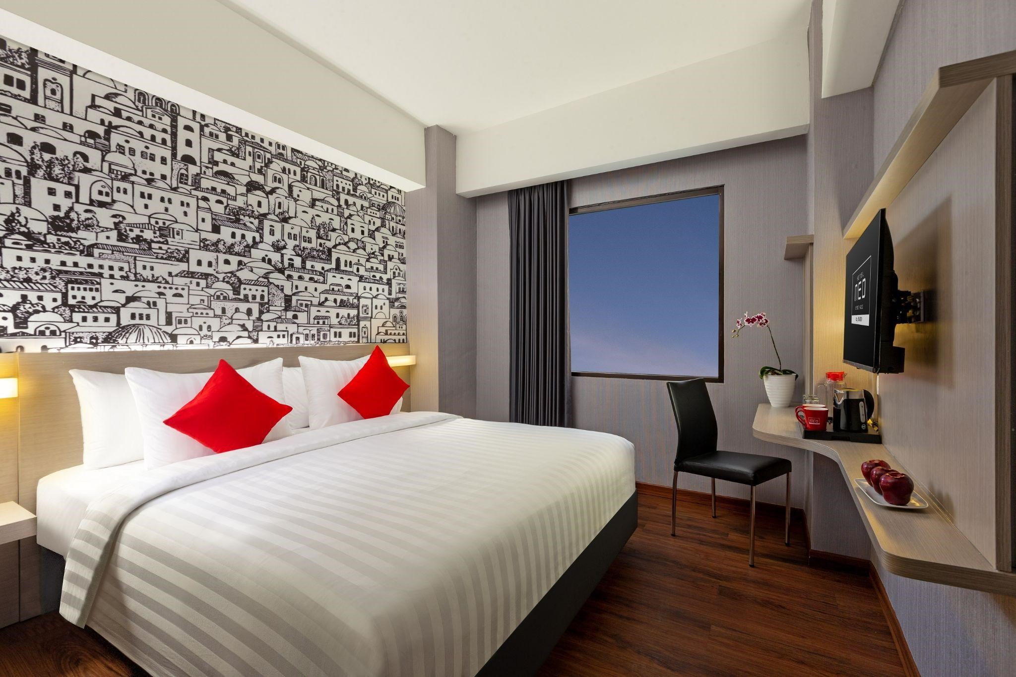 Kamar Hotel Neo Gading Solo yang nyaman.