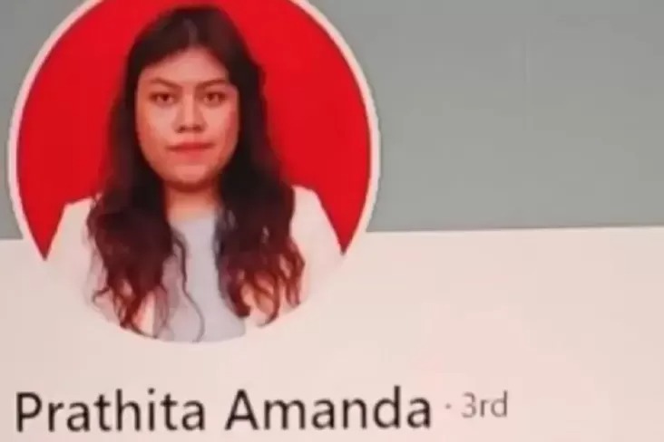 Profil Prathita Amanda Aryani banyak dicari di media sosial.