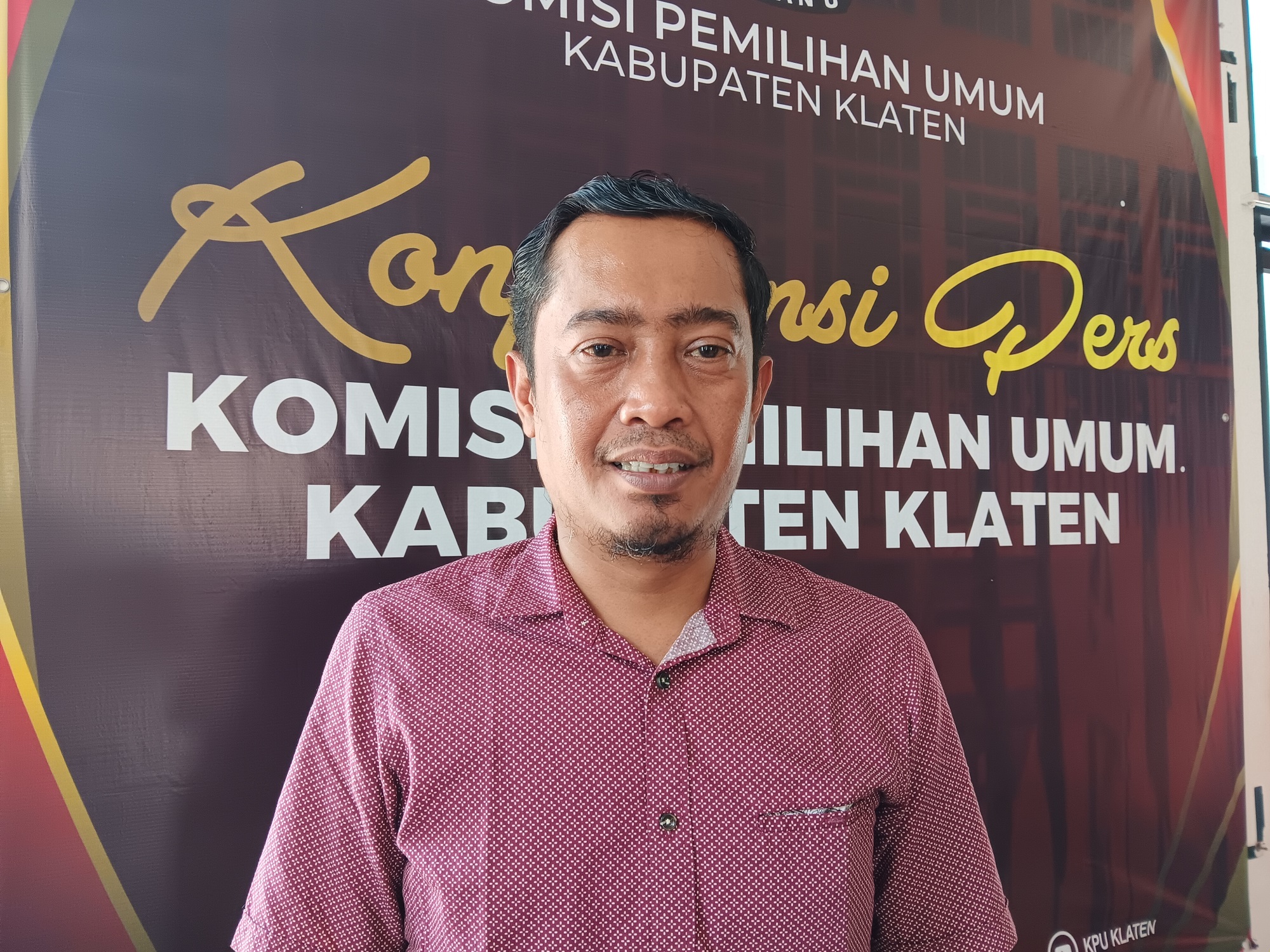 Ketua Bawaslu Klaten Arif Fatkhurrokman. (Angga Purenda/Radar Solo)