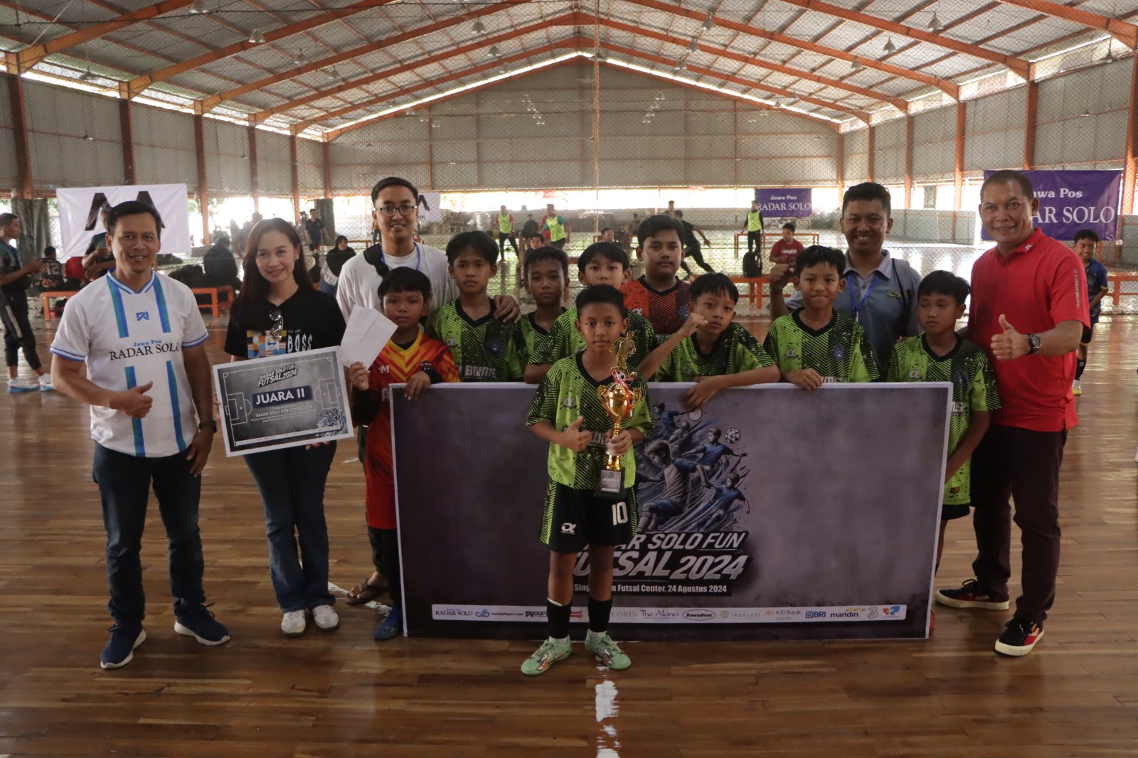 Tim futsal SD Birrul Walidain Muhammadiyah Sragen di Radar Solo Fun Futsal.