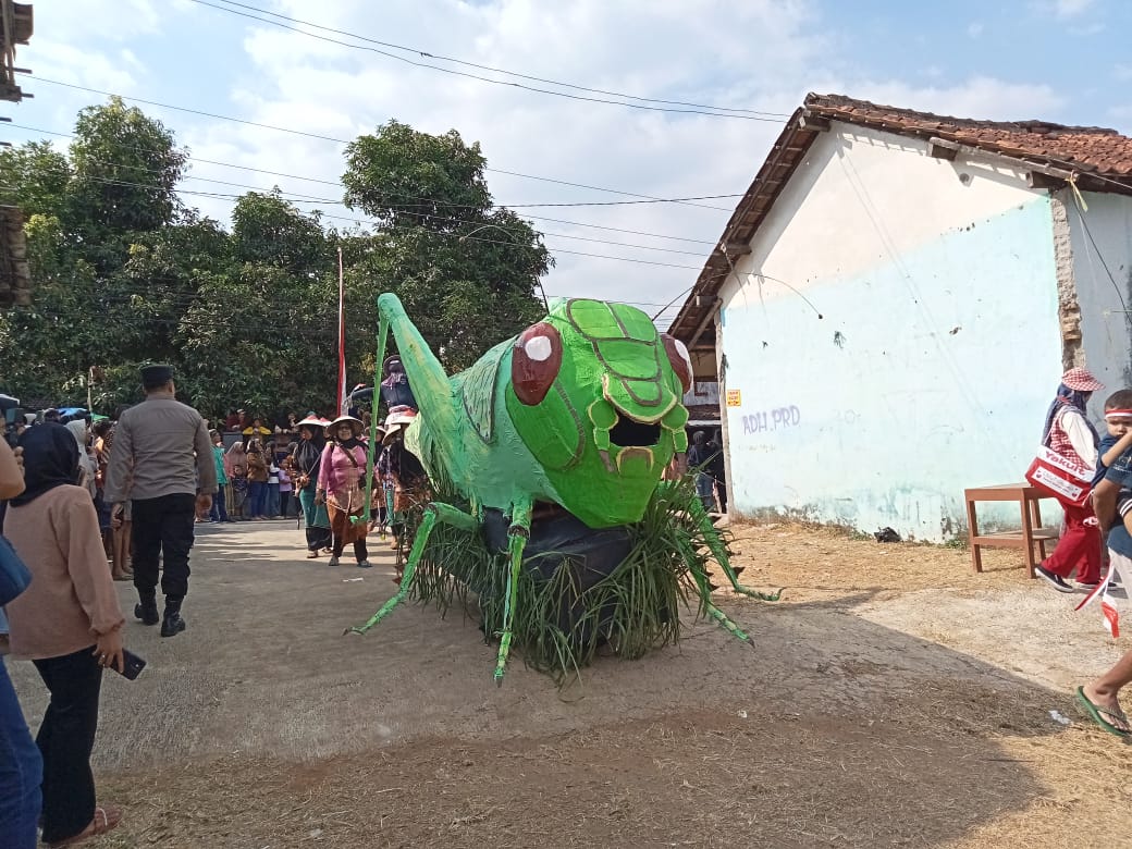 Karnaval Desa Karangrejo, Kecamatan Kerjo, Karanganyar memperingati HUT RI Ke-79 dan HUT Ke-99 Desa Karangrejo, Sabtu (24/8/2024) berlangsung meriah. (Dhea Putri Suseno/Radar Solo)