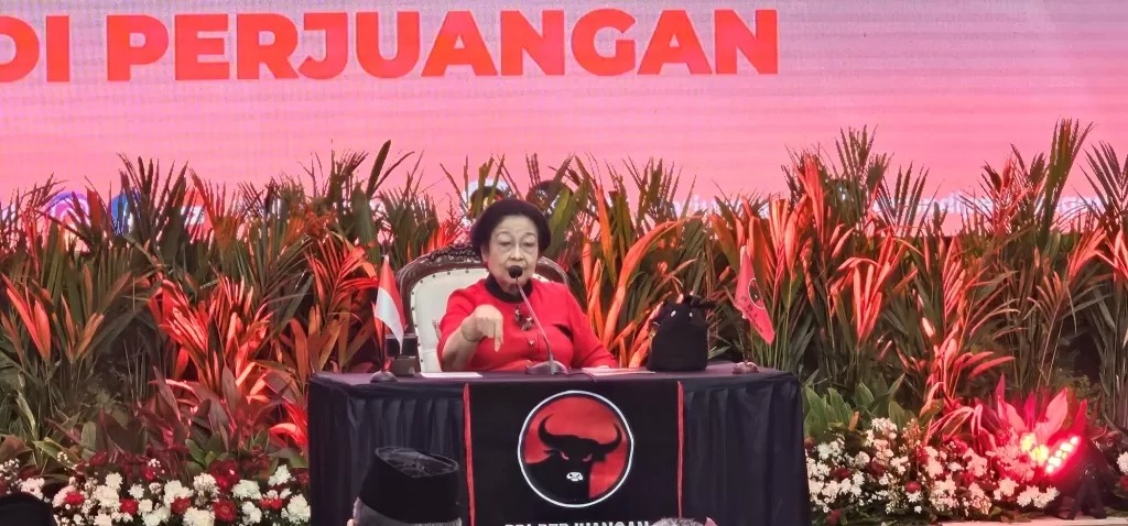 Ketua umum PDIP Megawati Soekarnoputri menyampaikan pidato politik di DPP PDIP, Senin (26/8/2024).