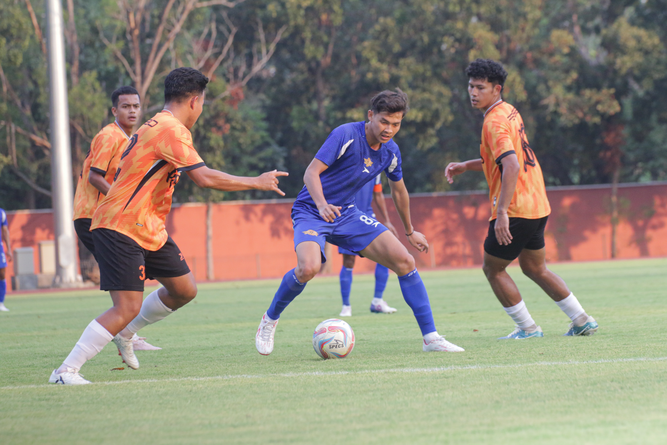 Adhyaksa FC beruji coba dengan Persibo Bojonegoro di Stadion UNS, 25 Agustus.