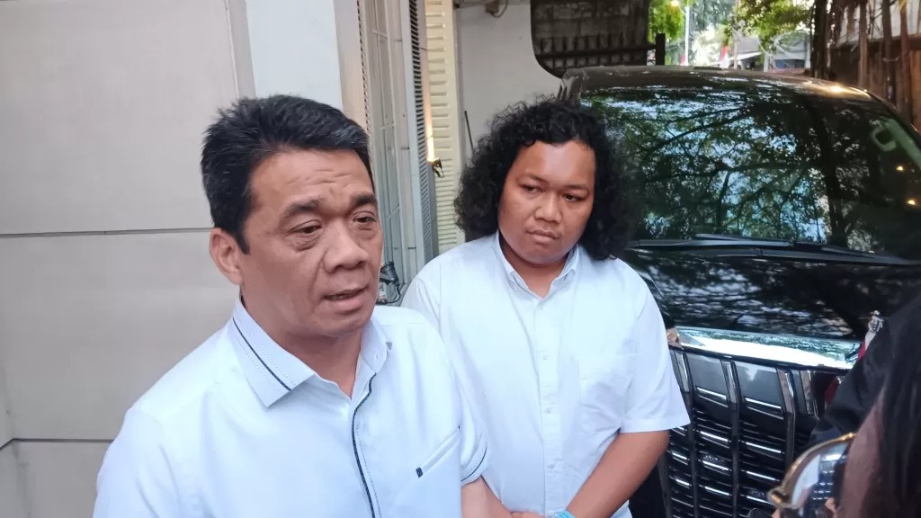 Ahmad Riza Patria (kiri) dan Marshel Widianto di kantor DPP PSI, Jakarta Pusat, Senin (26/8/2024).