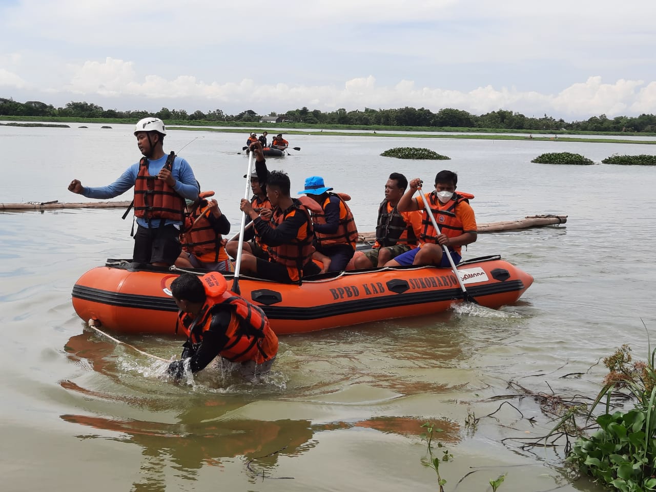 Pelatihan penyelamatan air bagi personel desa tanggap bencana belum lama ini.