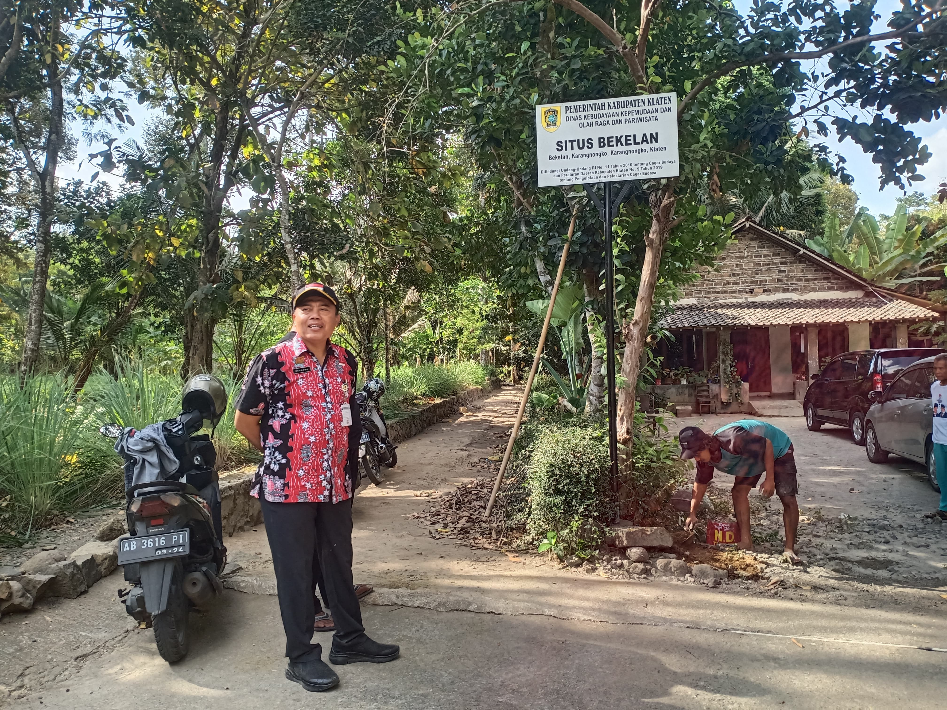 Pemasangan papan perlindungan di sejumlah situs di Kabupaten Klaten.