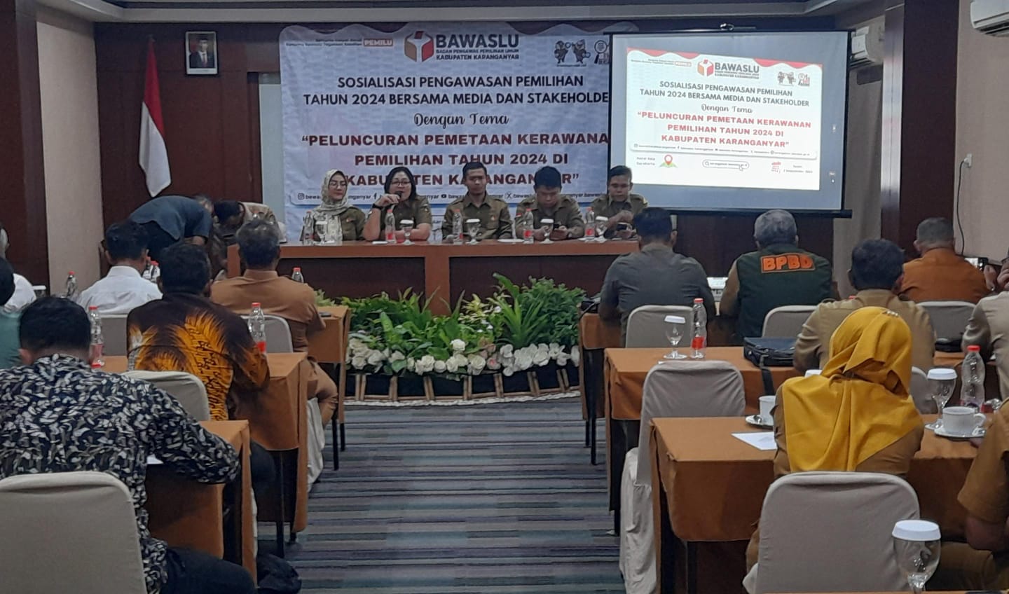 Bawaslu Karanganyar sosialisasi peta kerawanan pilkada 2024, Senin (2/9/2024). (Rudi Hartono/Radar Solo)