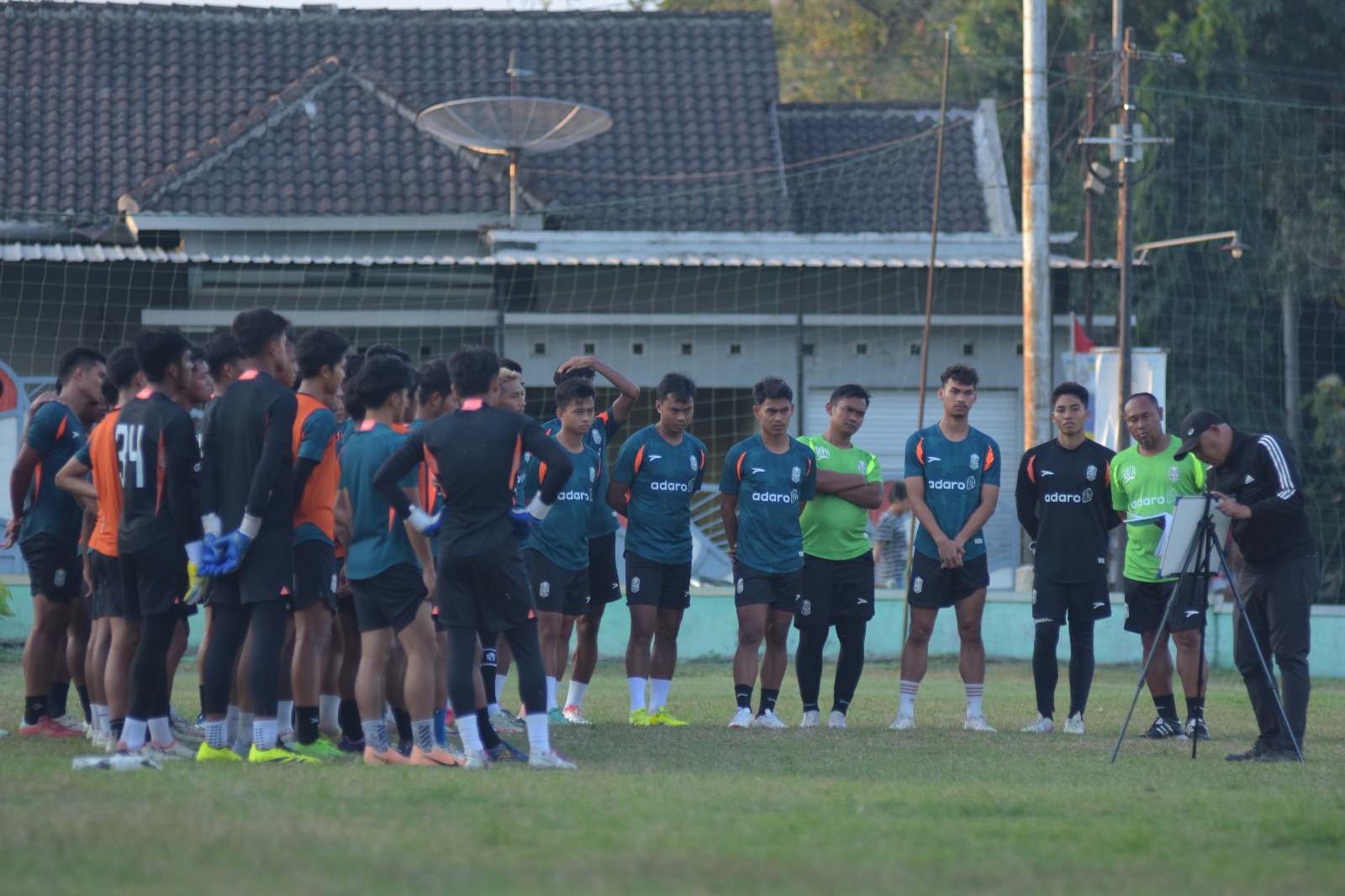 Latihan Nusantara United menjelang laga perdana melawan Persiku Kudus, 7 September mendatang.