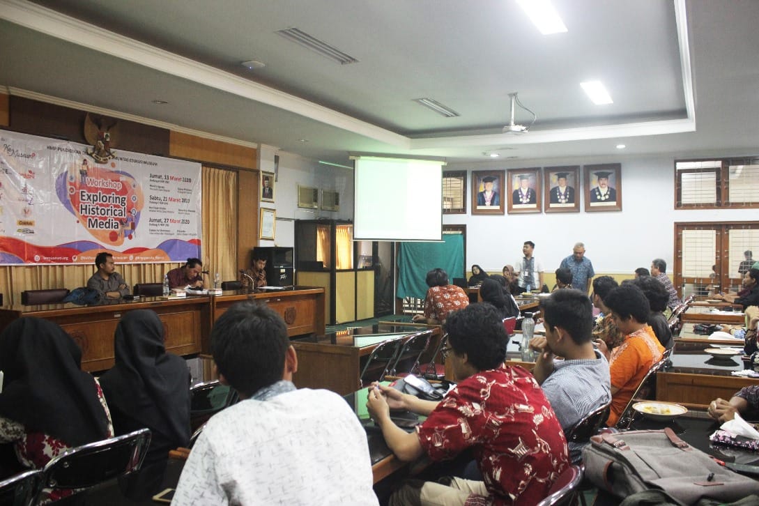 Anggota Komunitas Edukasi Museum gelar dialog interaktif tentang permuseuman. (Dok Komunitas Edukasi Museum)