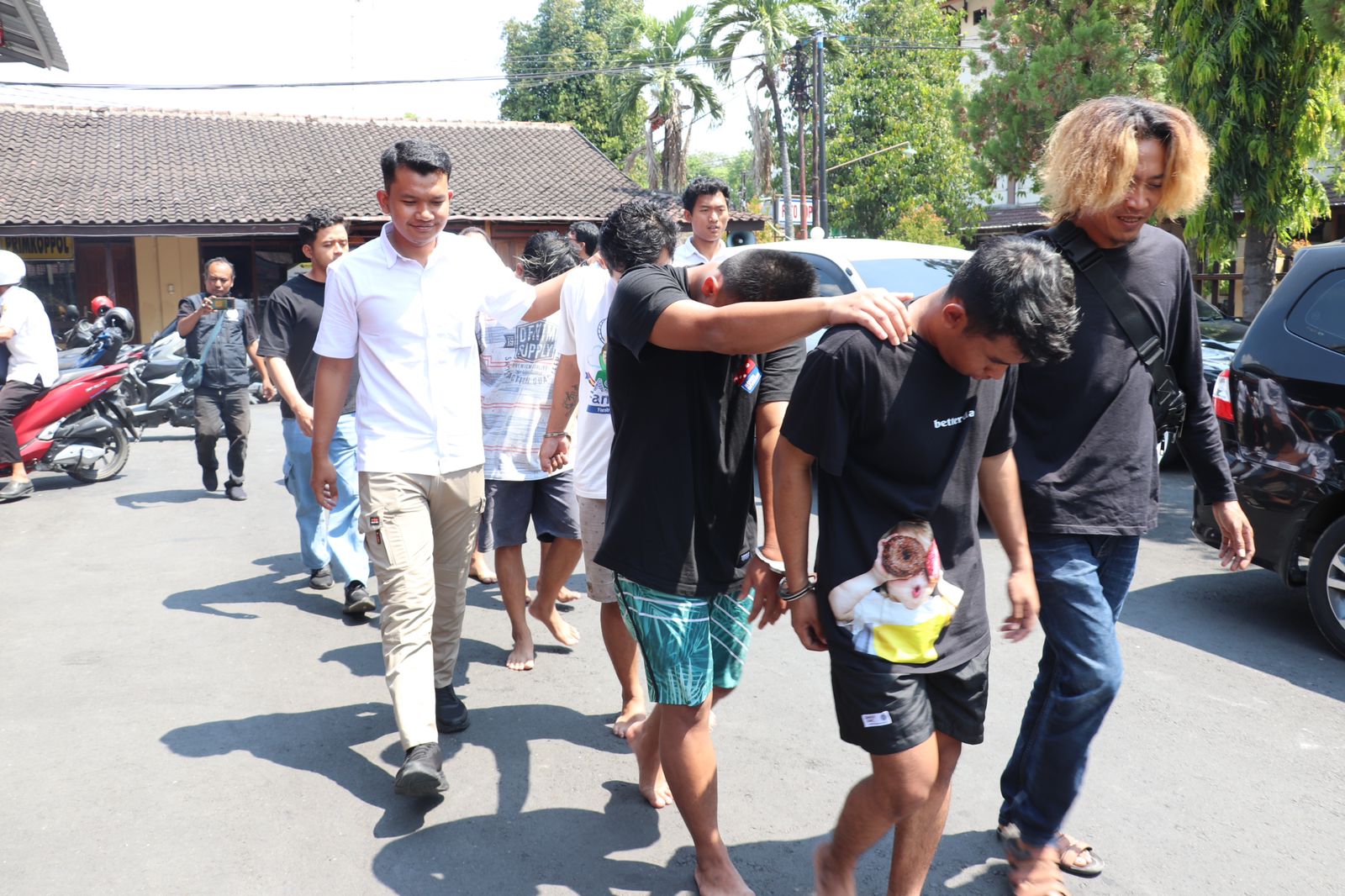 Para pelaku pengeroyokan di Desa Newung, Kecamatan Sukodono, Sragen berhasil diringkus Tim Resmob Polres Sragen.