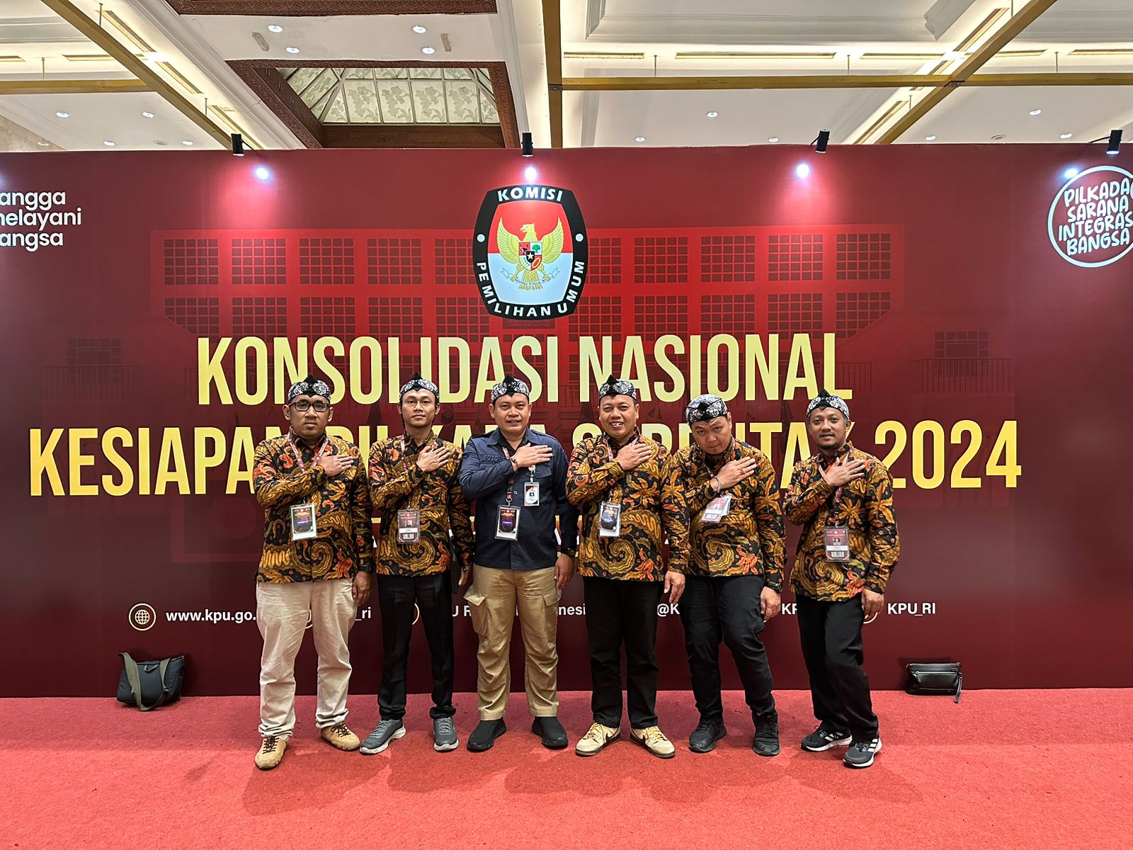 Ketua dan anggota KPU Sukoharjo mengikuti konsolidasi nasional kesiapan Pilkada 2024 di Jakarta.