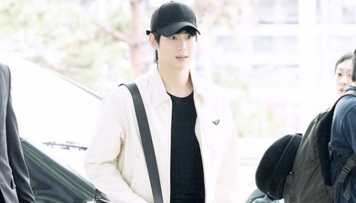 Kim Soo Hyun di Bandara Internasional Incheon Korea Selatan, saat akan terbang ke Indonesia.