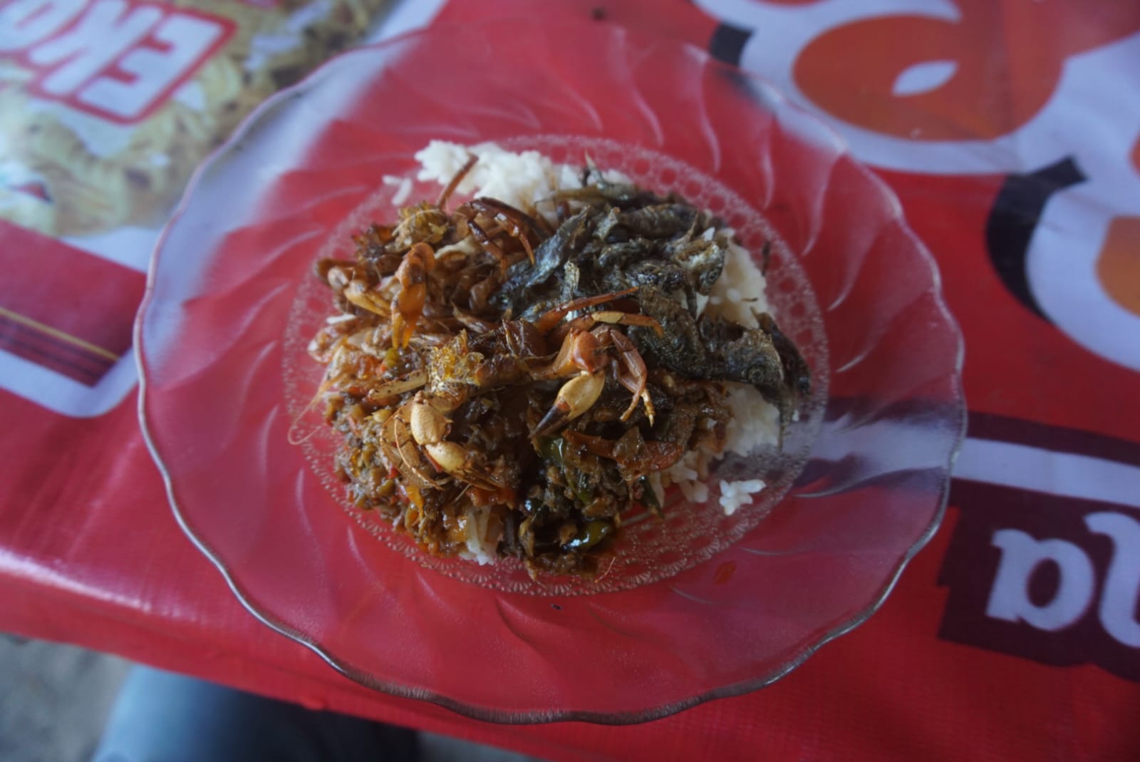 Seporsi sego yuyu Pak Jenggot khas Sendang Sinongko, Desa Pokak, Kecamatan Ceper, Klaten. (Angga Purenda/Radar Solo)