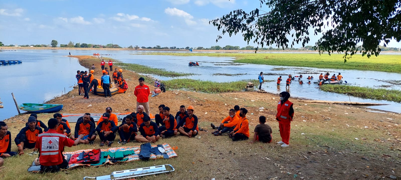Pelatihan mitigasi bencana di Waduk Mulur Sukoharjo yang diikuti puluhan relawan, Mingu (8/9/2024).