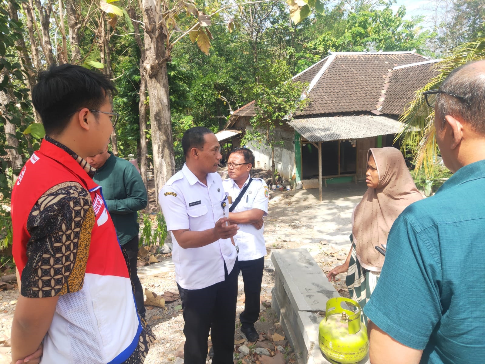 Diskopumdag dan Hiswana Migas Sukoharjo melakukan sidak dan pemantauan pasokan gas melon, belum lama ini.