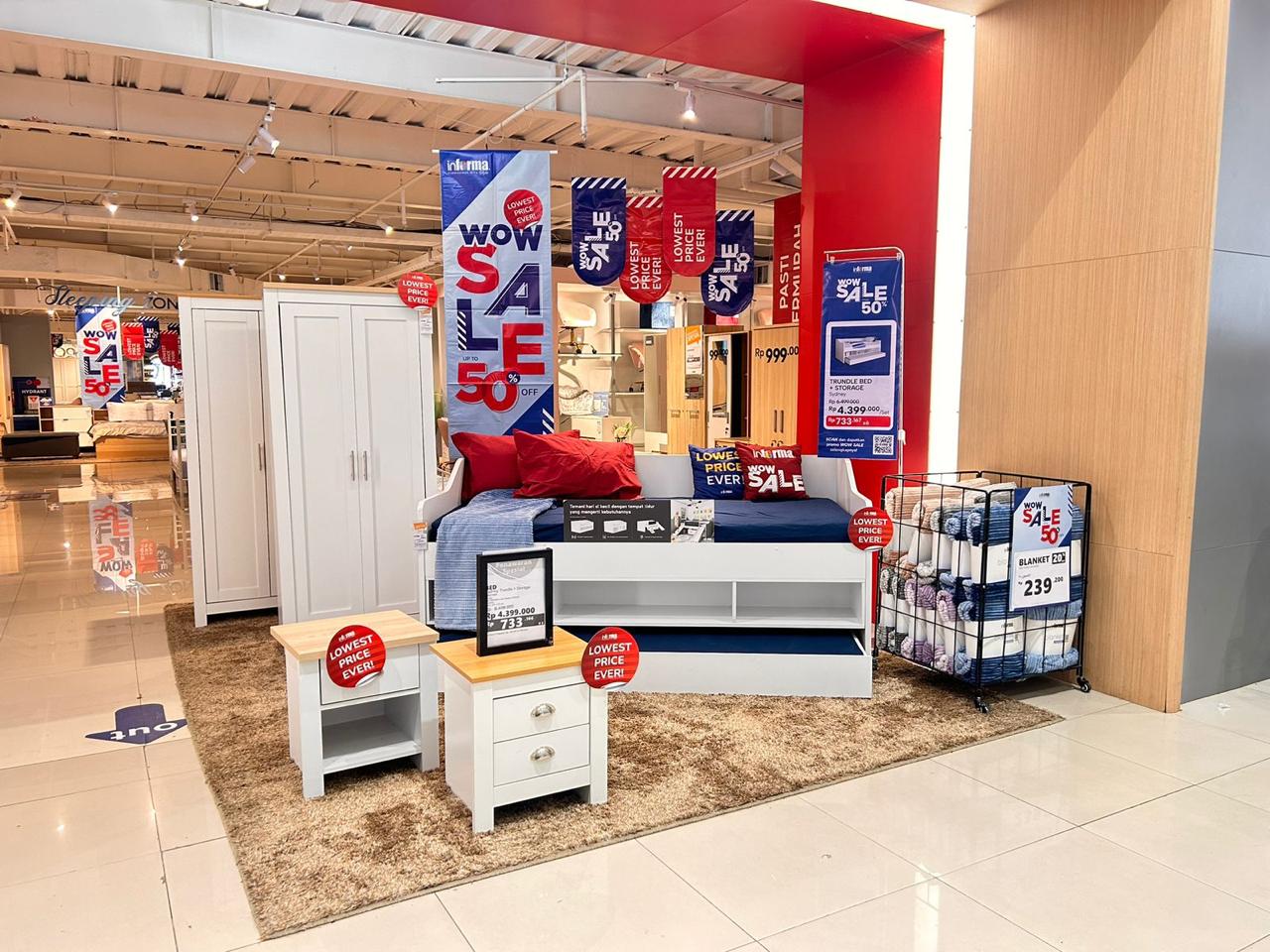 Dalam WOW SALE TAHUN INI ini, ragam diskon istimewa untuk pilihan furnitur ruang tamu dan keluarga dihadirkan oleh INFORMA Pakuwon Mall Solo Baru.