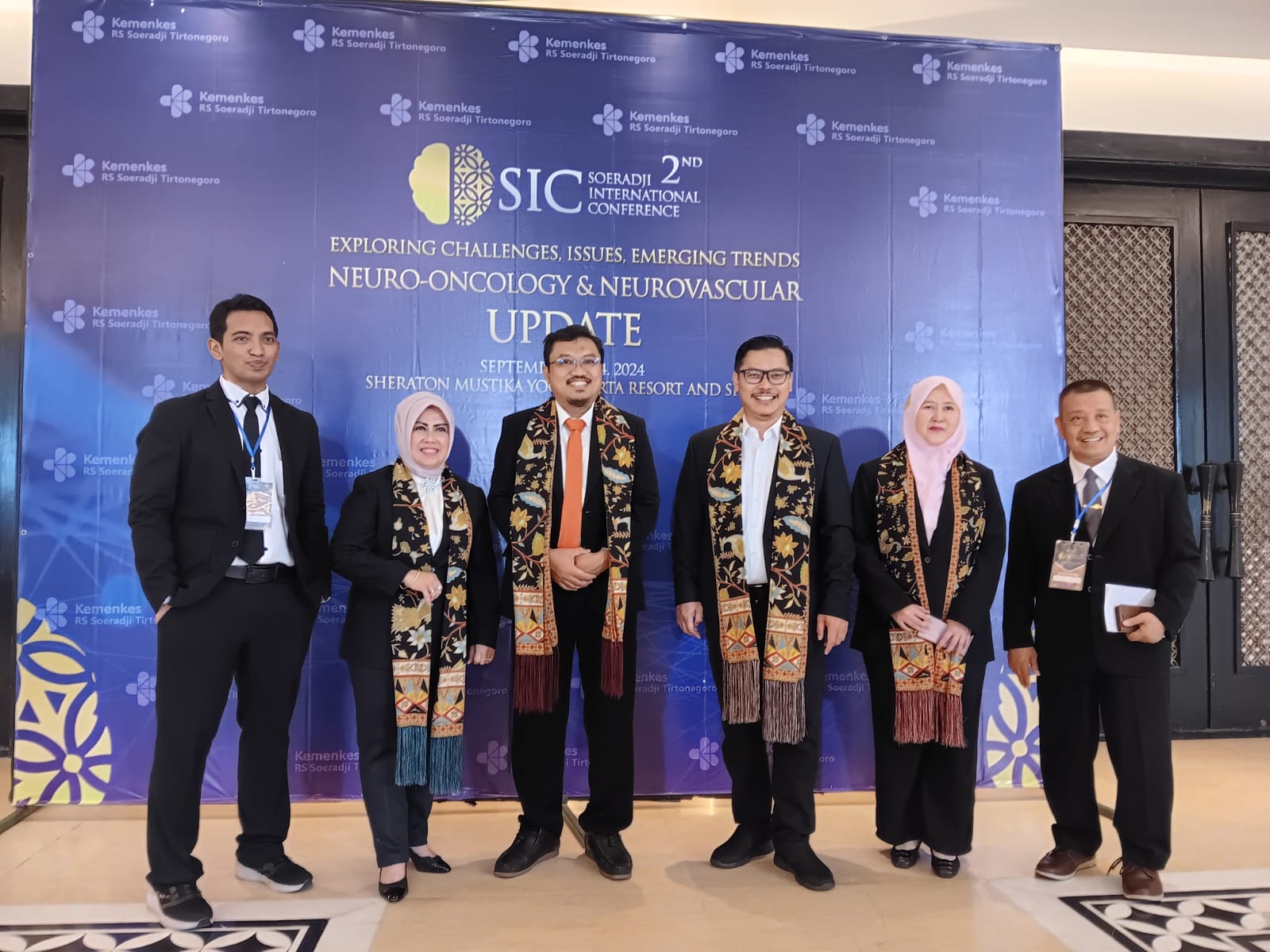 Jajaran Plt direktur utama dan direksi RSUP dr. Soeradji Tirtonegoro Klaten dalam seminar internasional di Yogyakarta.