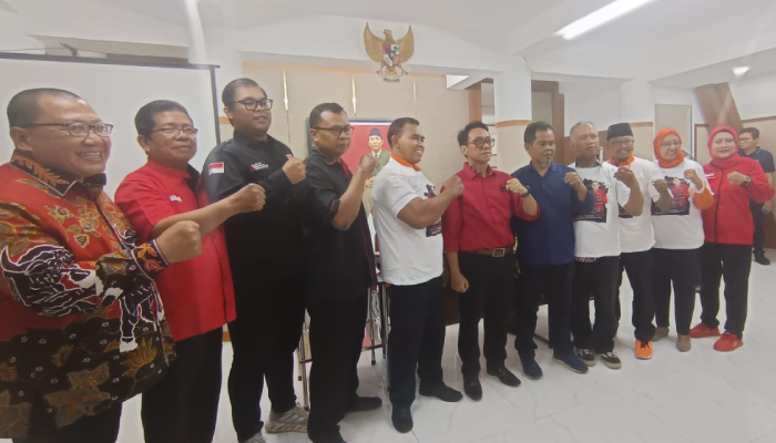 Partai Kebangkitan Nusantara (PKN), Partai Garuda, Partai Buruh dan Partai Bulan dan Bintang (PBB) merapat ke PDIP di Pilkada Solo.