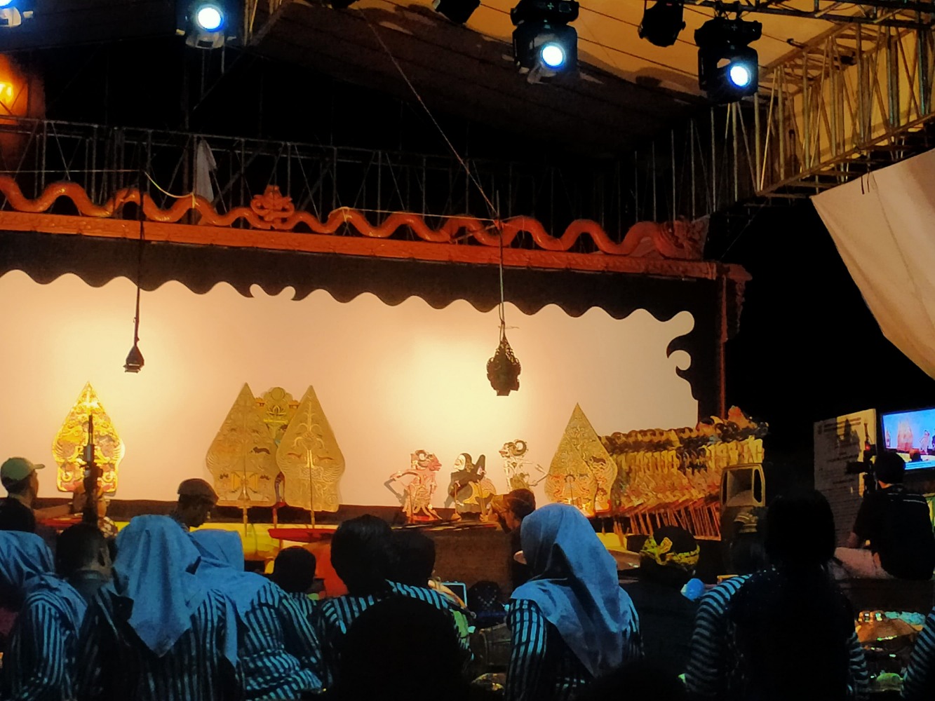 BERBAKAT: Pementasan wayang dengan lakon Anoman Obong oleh dalang cilik di Keraton Kartasura, dalam rangka HUT Kartasura, Kamis (9/12/2024).