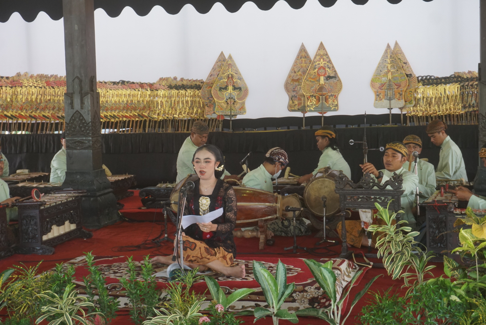 Disbudporapar) Klaten menggelar lomba sinden muda nasional. (Angga Purenda/Radar Solo)