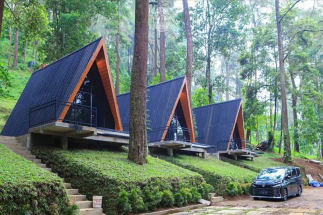 DINGIN: Wahana glamping di lereng Gunung Lawu, Desa Berjo, Kecamatan Ngargoyoso, Karanganyar.