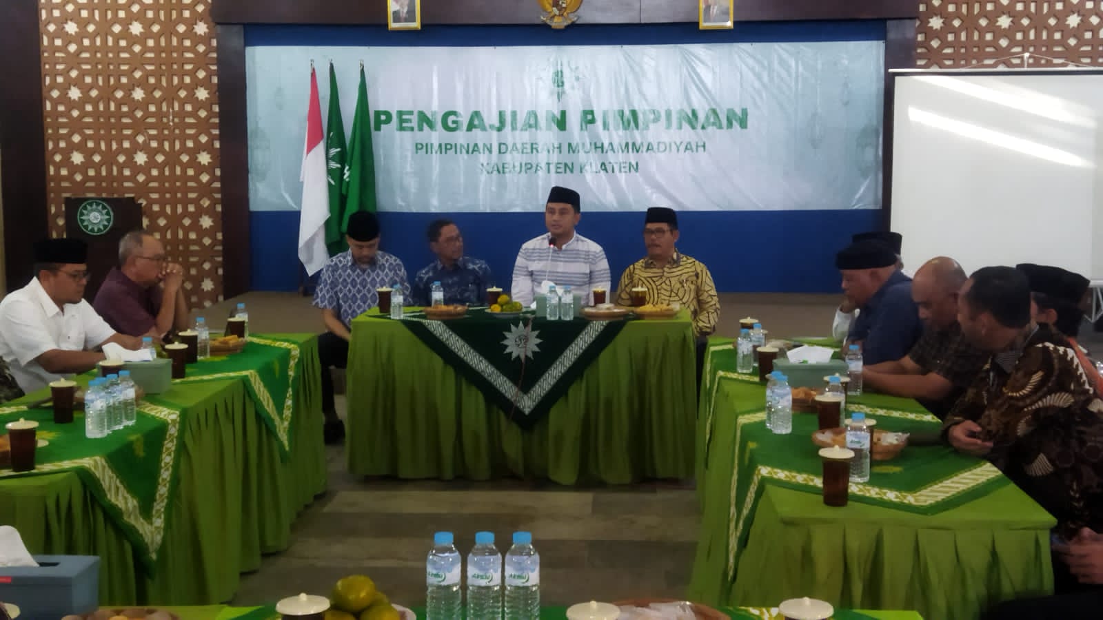 Pasangan Hamenang Wajar Ismoyo dan Benny Indra Ardhianto saat silaturahmi ke PDM Klaten. (Dokumentasi Pribadi)