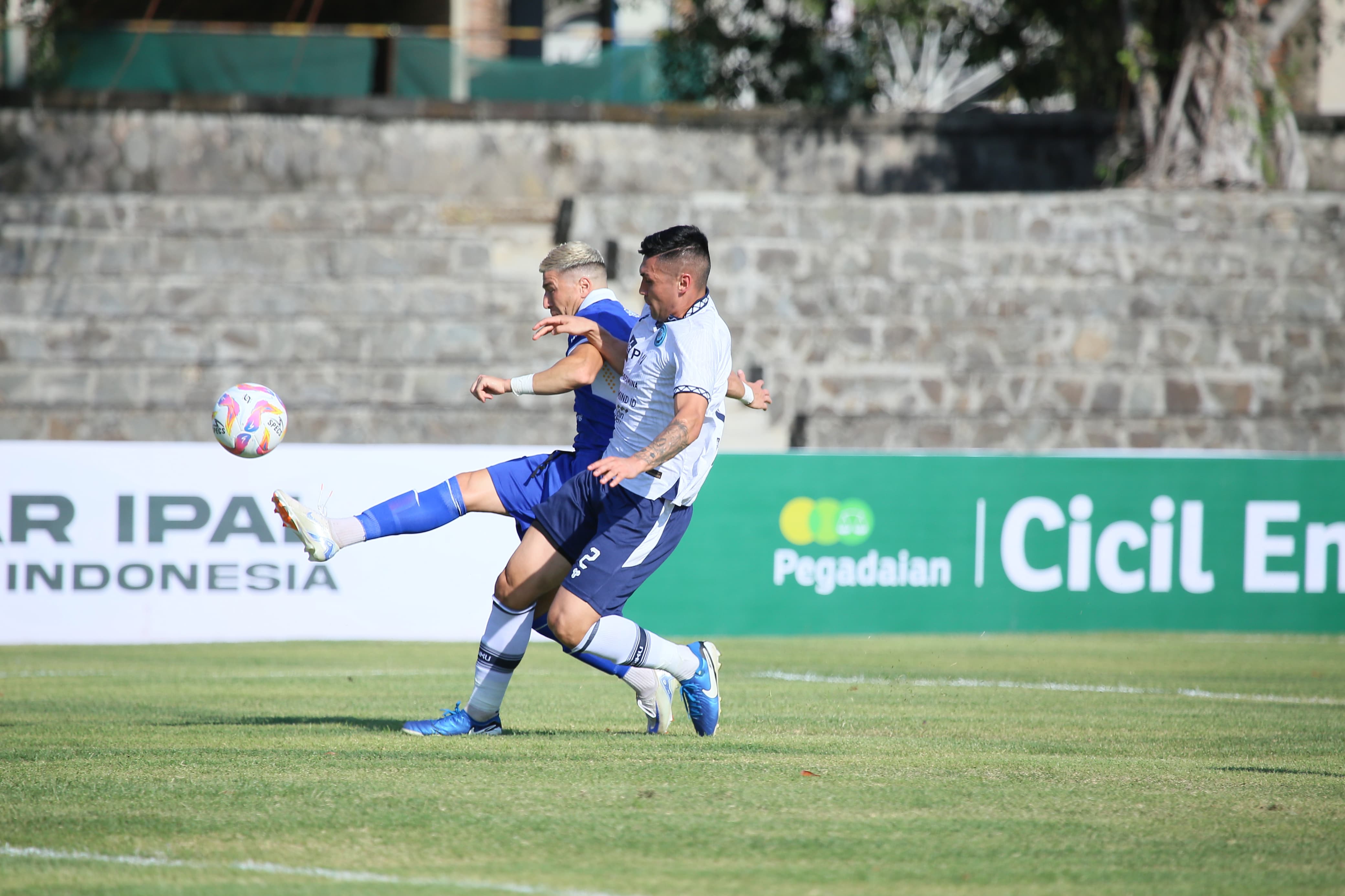 Laga Adhyaksa FC melawan Persiku Kudus di Stadion Sriwedari dalam laga lanjutan Liga 2 (19/9).