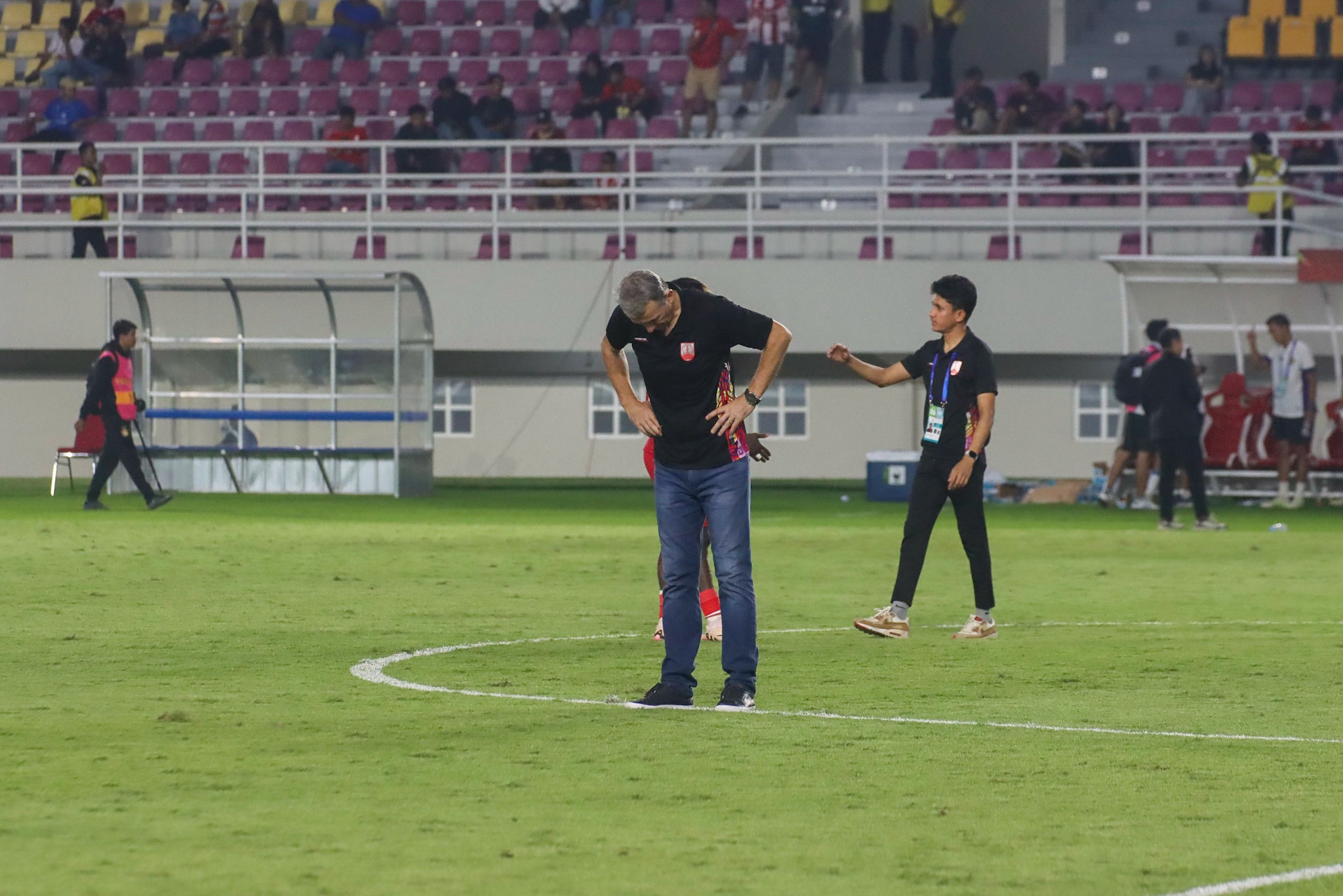 Head Coach Persis Solo Milomir Seslija usai laga di Liga 1 di Stadion Manahan.