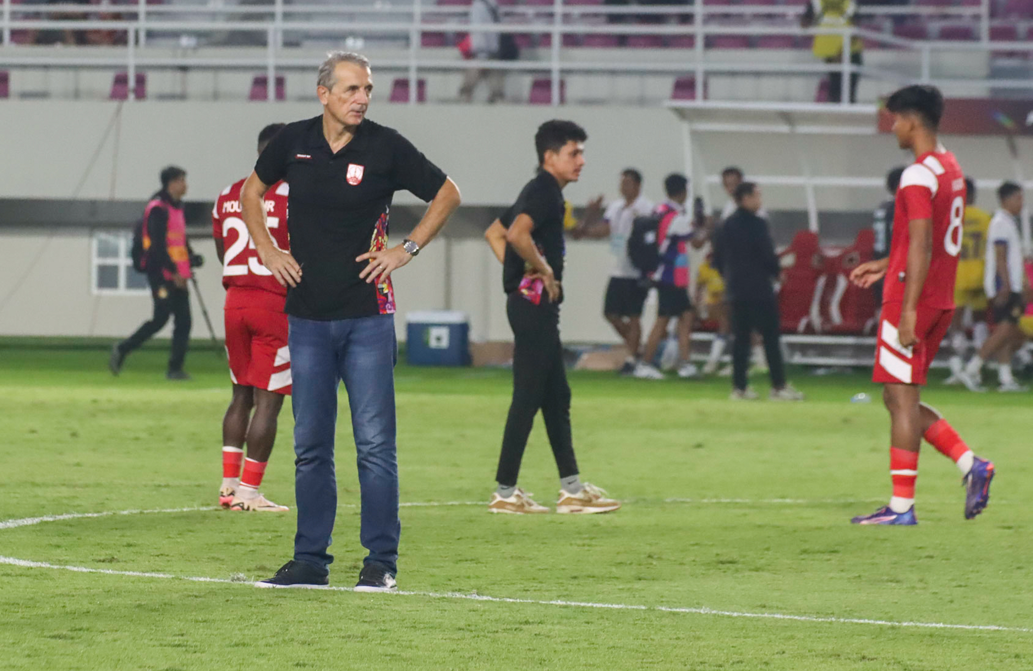 Head Coach Persis Solo Milomir Seslija usai laga di Liga 1 di Stadion Manahan.