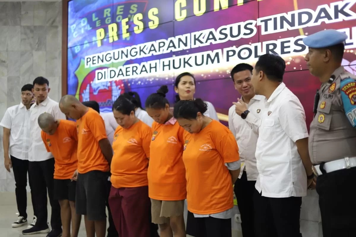Para tersangka pembunuhan terhadap anak 5 tahun yang jasadnya ditemukan di Pantai Cihara, Kabupaten Lebak, Banten.