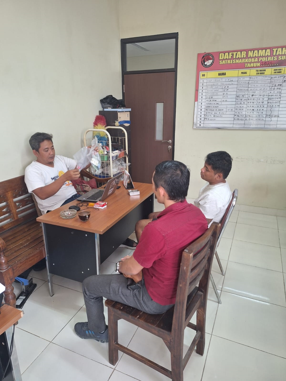 Tersangka sabu-sabu dimintai keterangan di Mapolres Sukoharjo.