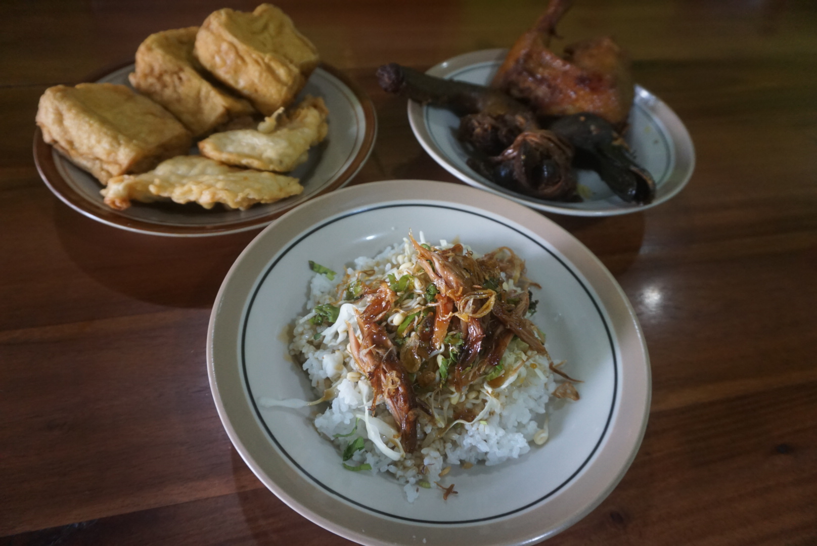 Soto garing bebek bacem khas Klaten yang dijual di daerah Jalan Ki Pandanaran, Desa Danguran, Kecamatan Klaten Selatan. (Angga Purenda/Radar Solo)