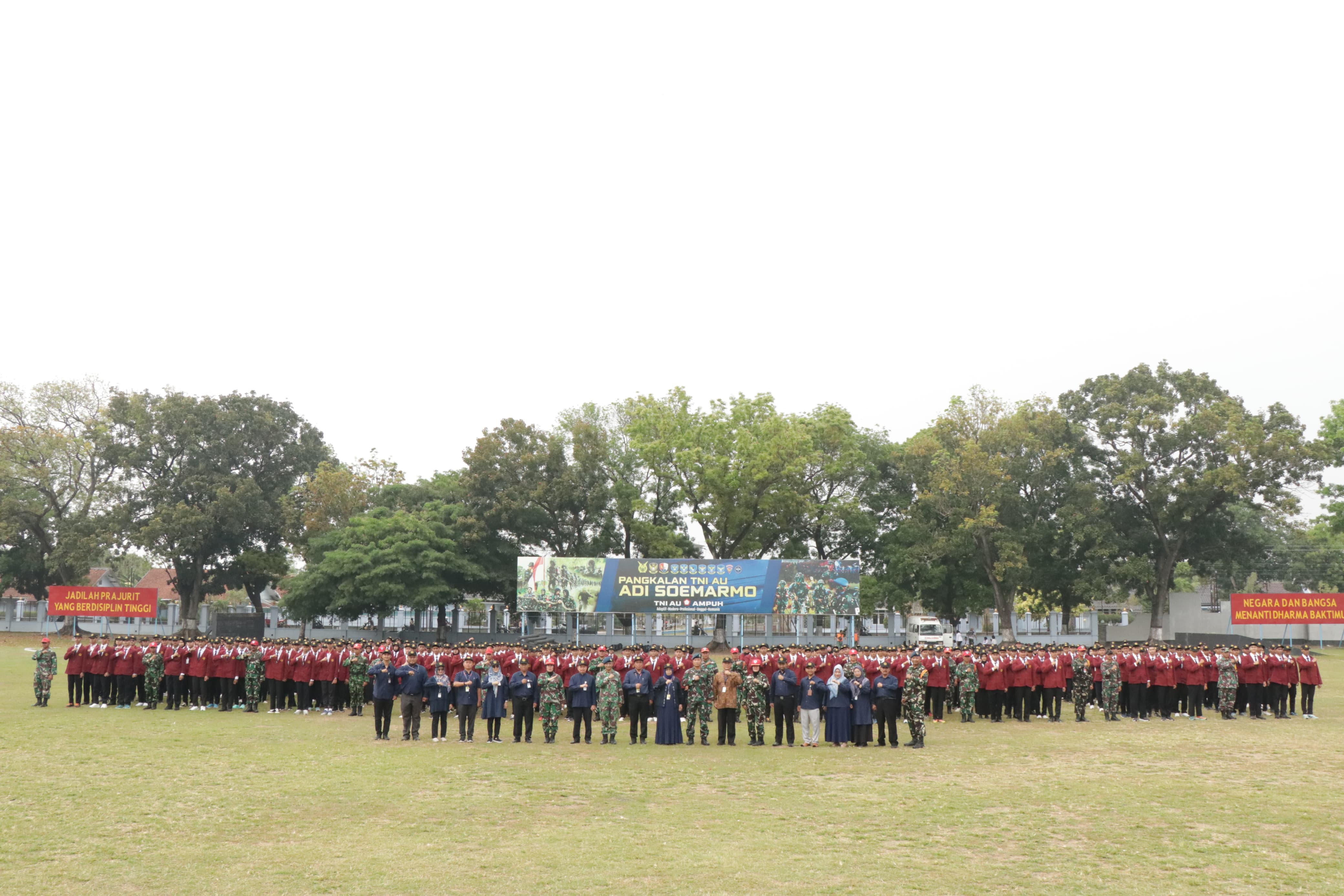 Kolaborasi dengan TNI AU ini bertujuan menanamkan sikap disiplin, cinta tanah air, serta memperkenalkan nilai-nilai Tri Ciri UTP: Patriotisme, Kepeloporan, dan Kemandirian.