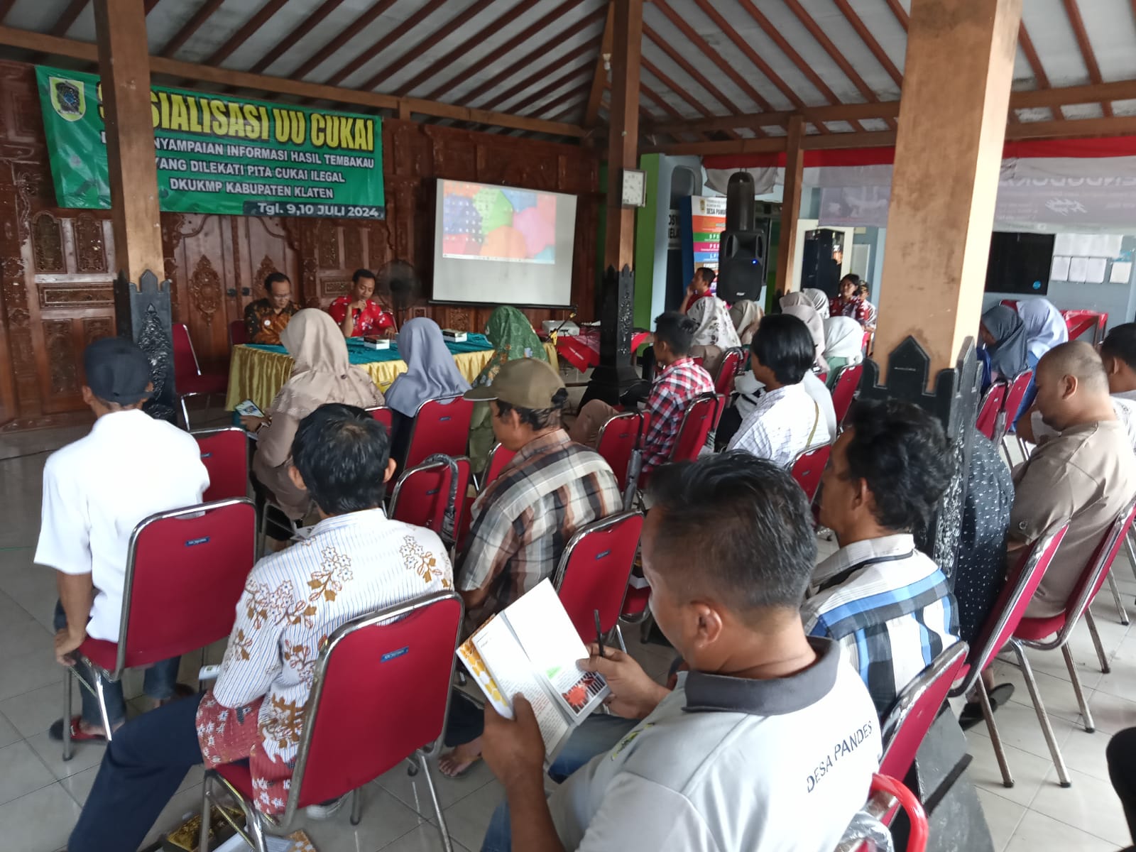Kegiatan sosialisasi terkait regulasi dan ketentuan cukai yang digelar oleh DKUKMP Klaten.