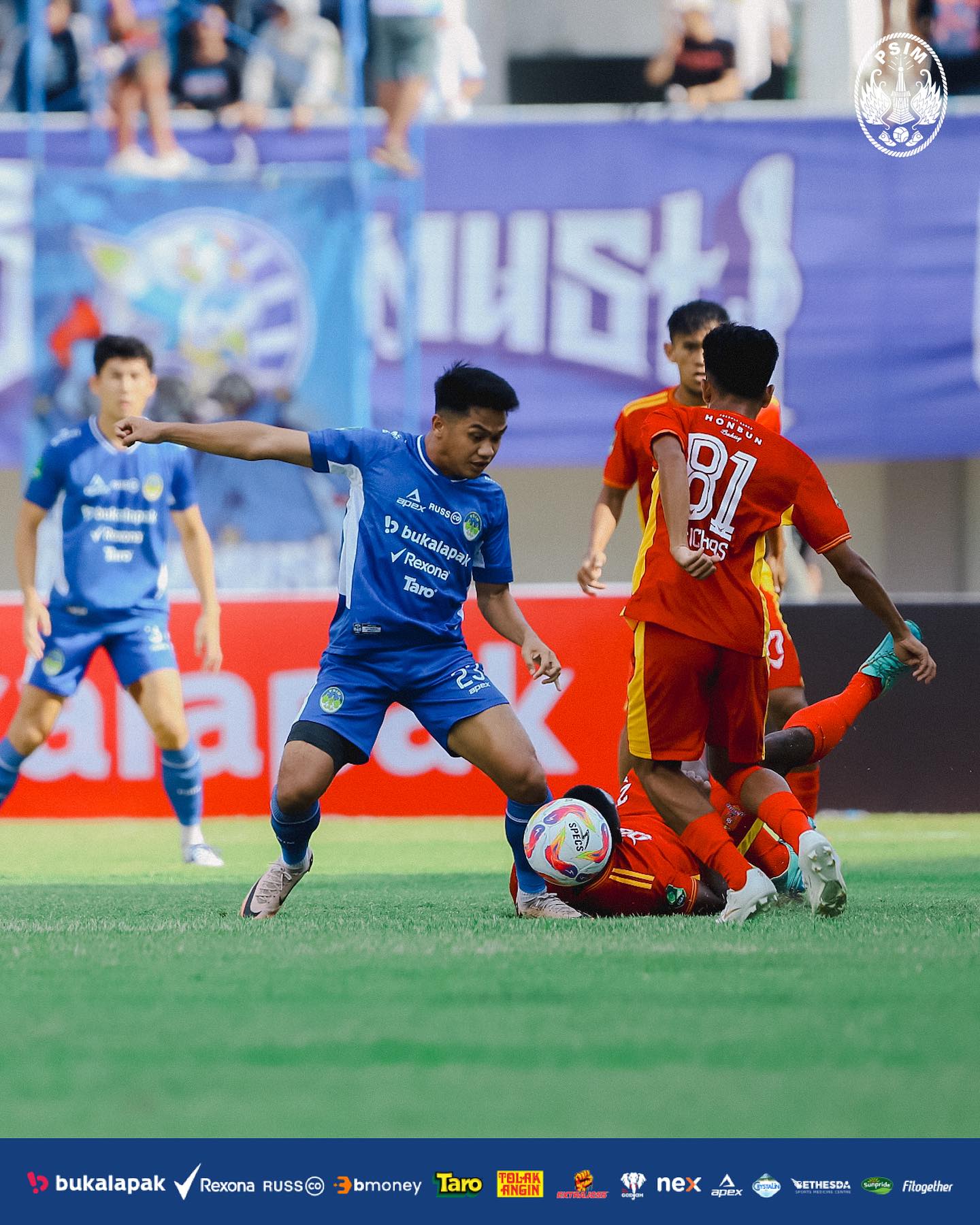 Pertandingan PSIM Jogja melawan Persijap Jepara di Liga 2 2024/2025.
