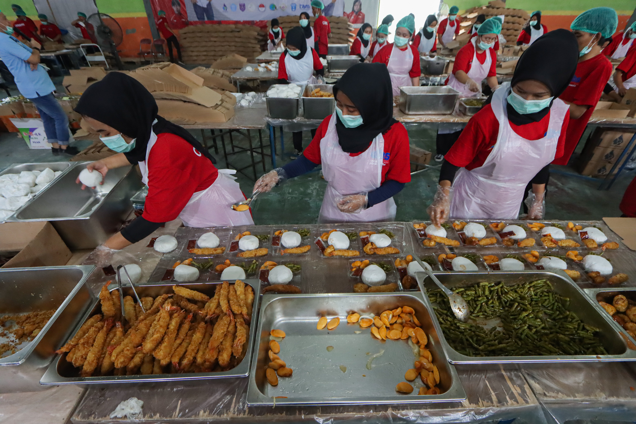 Menu makanan untuk atlet Peparnas 2024 di Solo yang disediakan salah satu vendor catering.